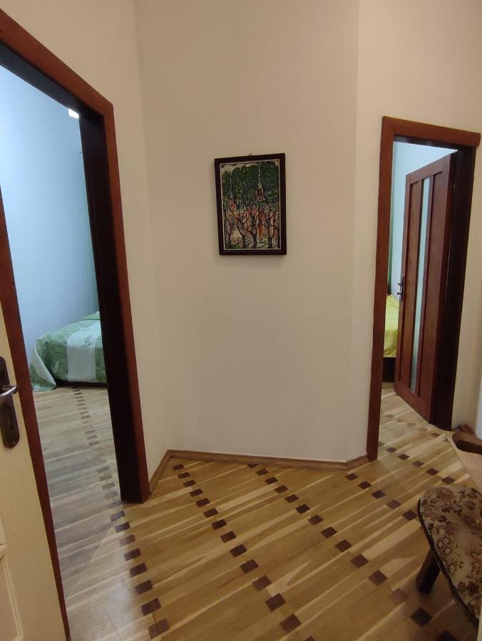 Апартаменти Трехкімнатні В Самому Центрі Для 6-Х Leopoli Esterno foto