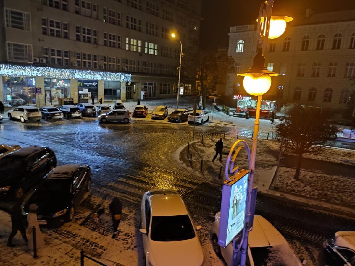 Апартаменти Трехкімнатні В Самому Центрі Для 6-Х Leopoli Esterno foto